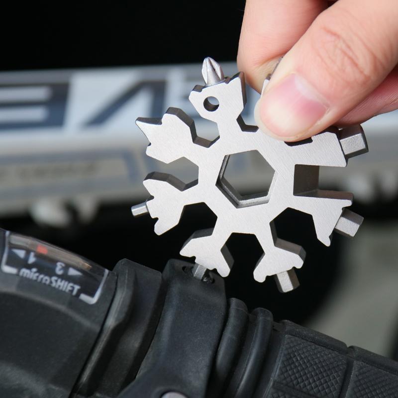 Snowflake 18-in-1 Multitool